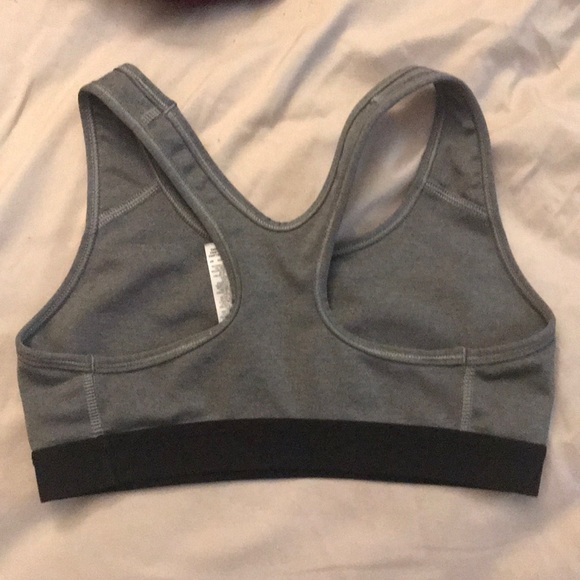 Like new nike sports bra - Picture 2 of 3